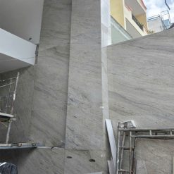 Đá hoa cương tự nhiên Milium Cream màu kem sáng ốp mặt tiền khách sạn CPT Việt Nam